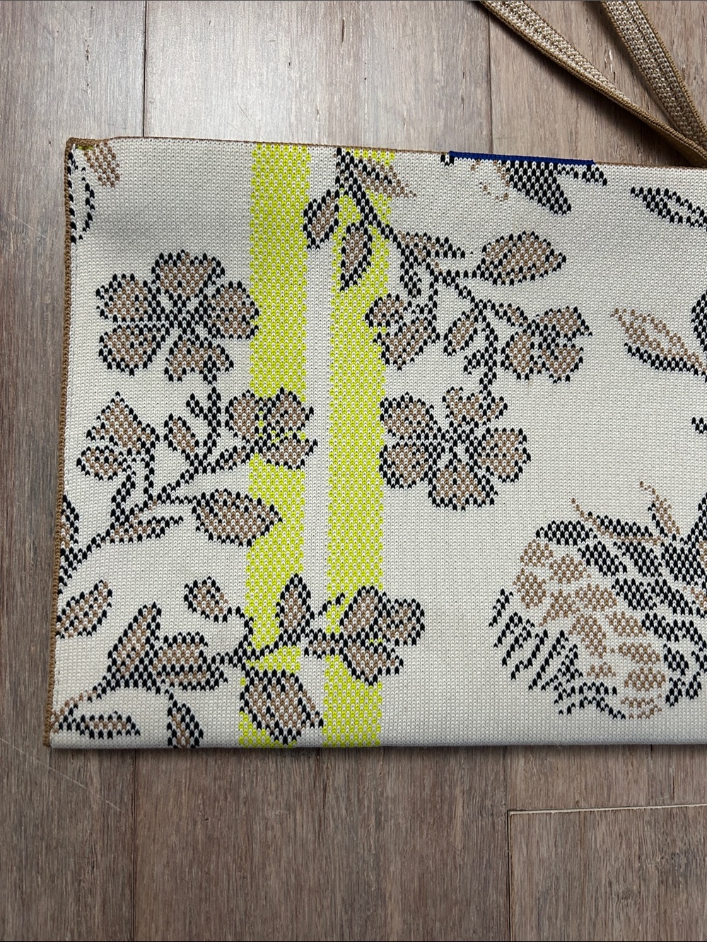 Rothy’s spring bouquet Floral Wristlet Clutch - Picture 2 of 16